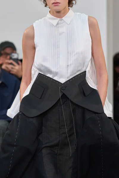 Look 11